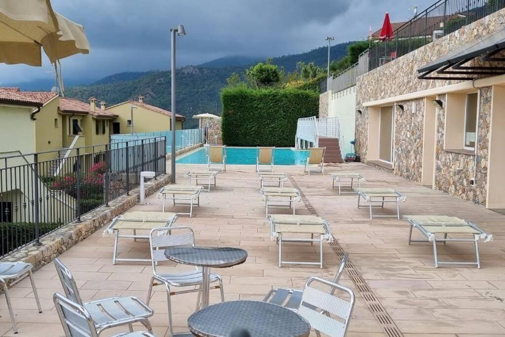 Incantevole Con Uso Piscina E *