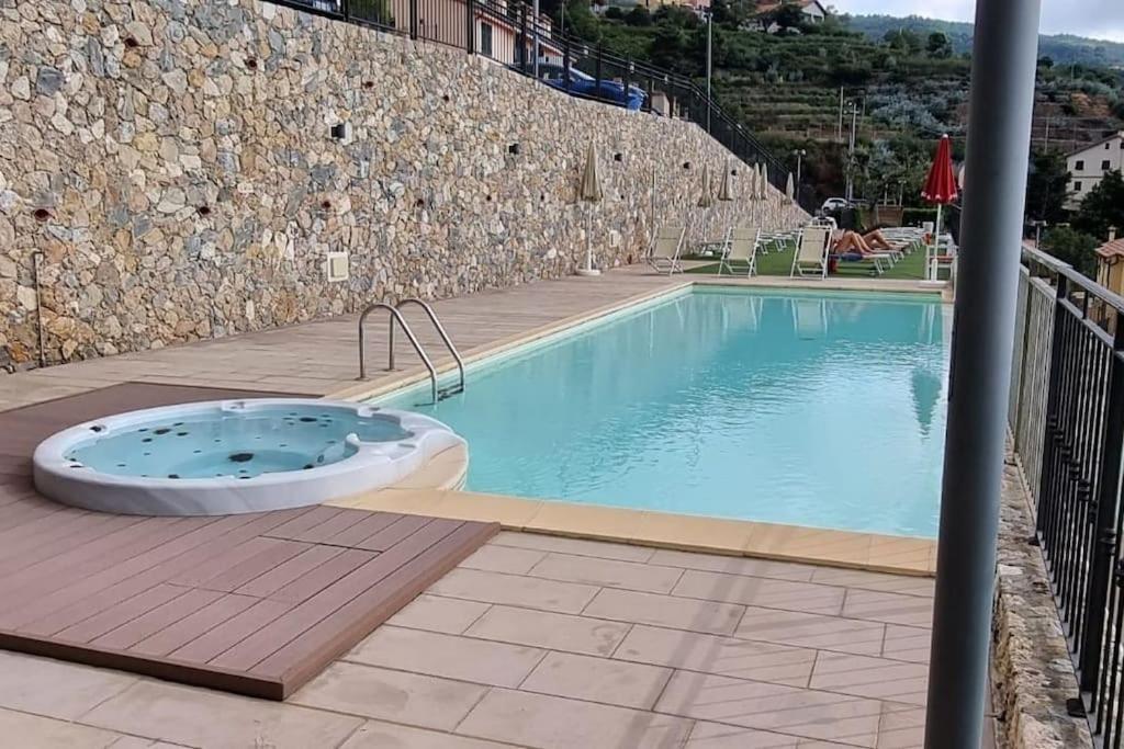 Incantevole Con Uso Piscina E